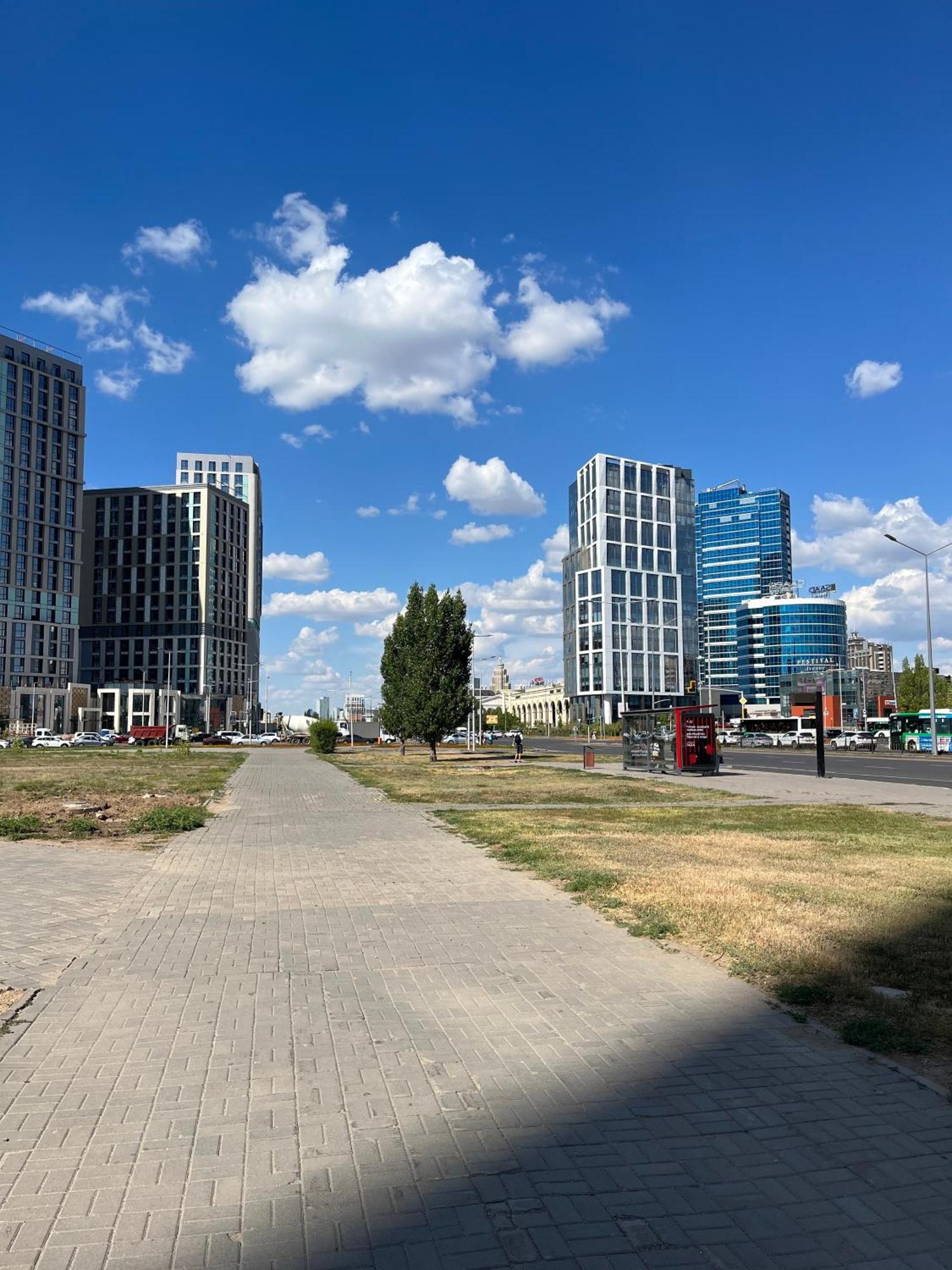 Raisson Aparthotel G32 Хан Шатыр أستانا المظهر الخارجي الصورة